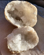 Load image into Gallery viewer, Clear Quartz Geode Pair